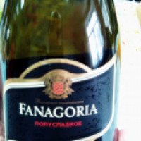 Игристое белое полусладкое вино "Фанагория"
