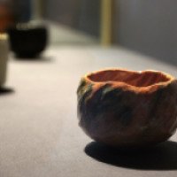 Выставка японских чашек в Эрмитаже "Керамика Раку: космос в чайной чашке" (Россия, Санкт-Петербург)