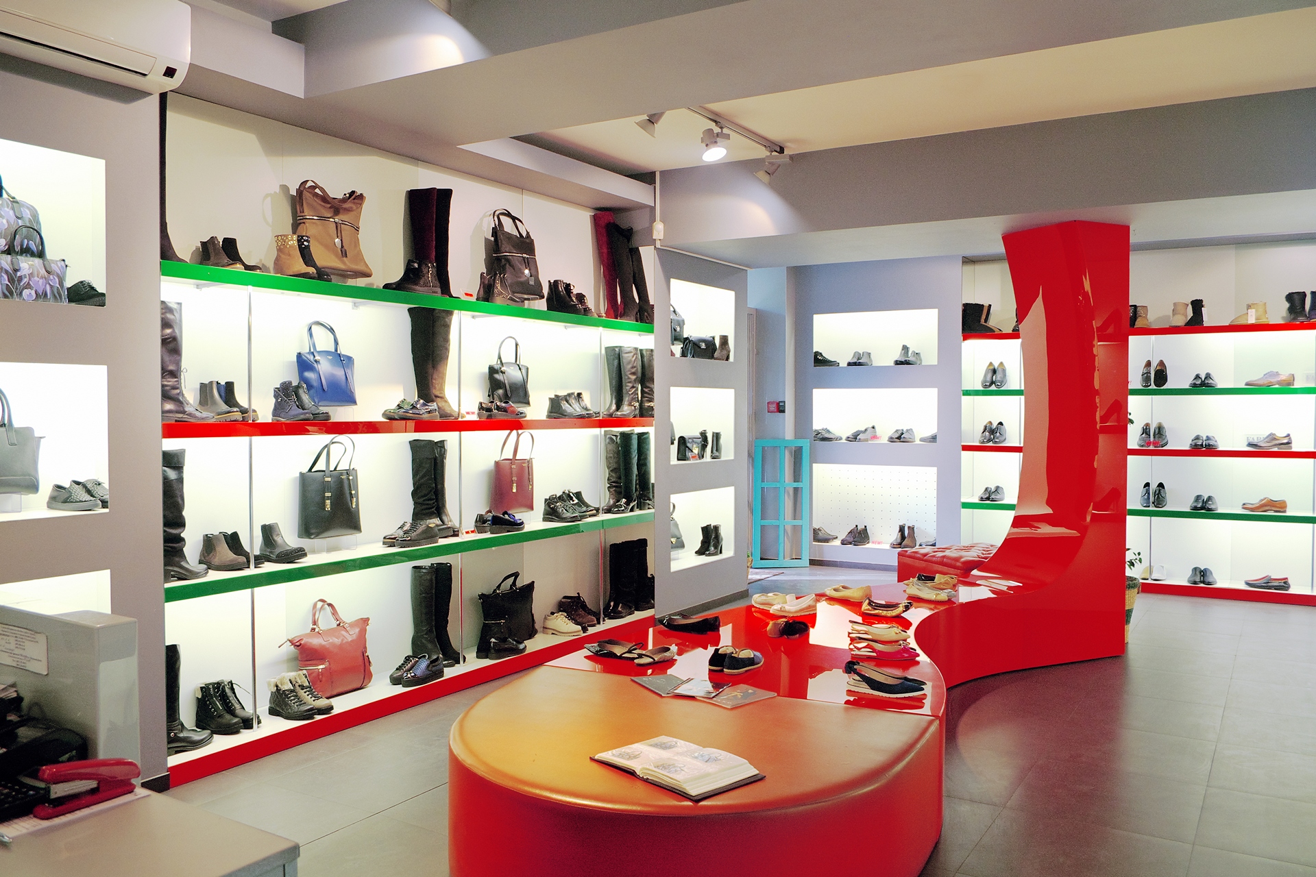Магазины обуви в москве
