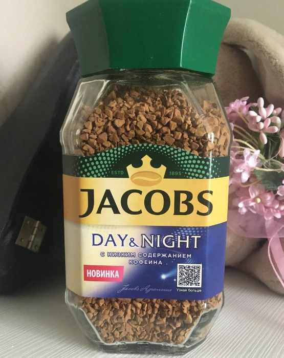 Jacobs кофеин. Якобс Найт. Jacobs Day Night. Кофе без кофеина Jacobs. Кофе Якобс без кофеина фото.